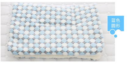 Thickened Soft Fleece Dog Bed Mat Warm Pet Blanket for Dogs and Cats