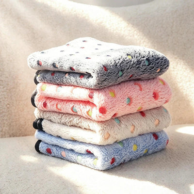 Soft Fluffy Paw Print Pet Blanket for Puppies and Cats Warm Flannel Mat