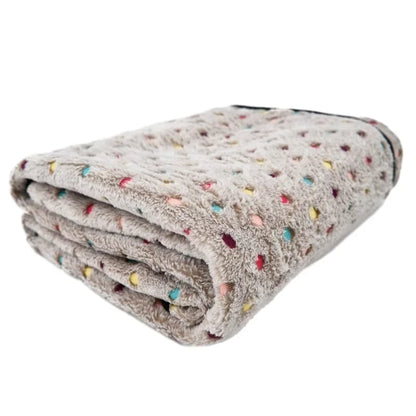 Soft Fluffy Dot Pattern Pet Blanket for Cats and Dogs Warm Coral Fleece